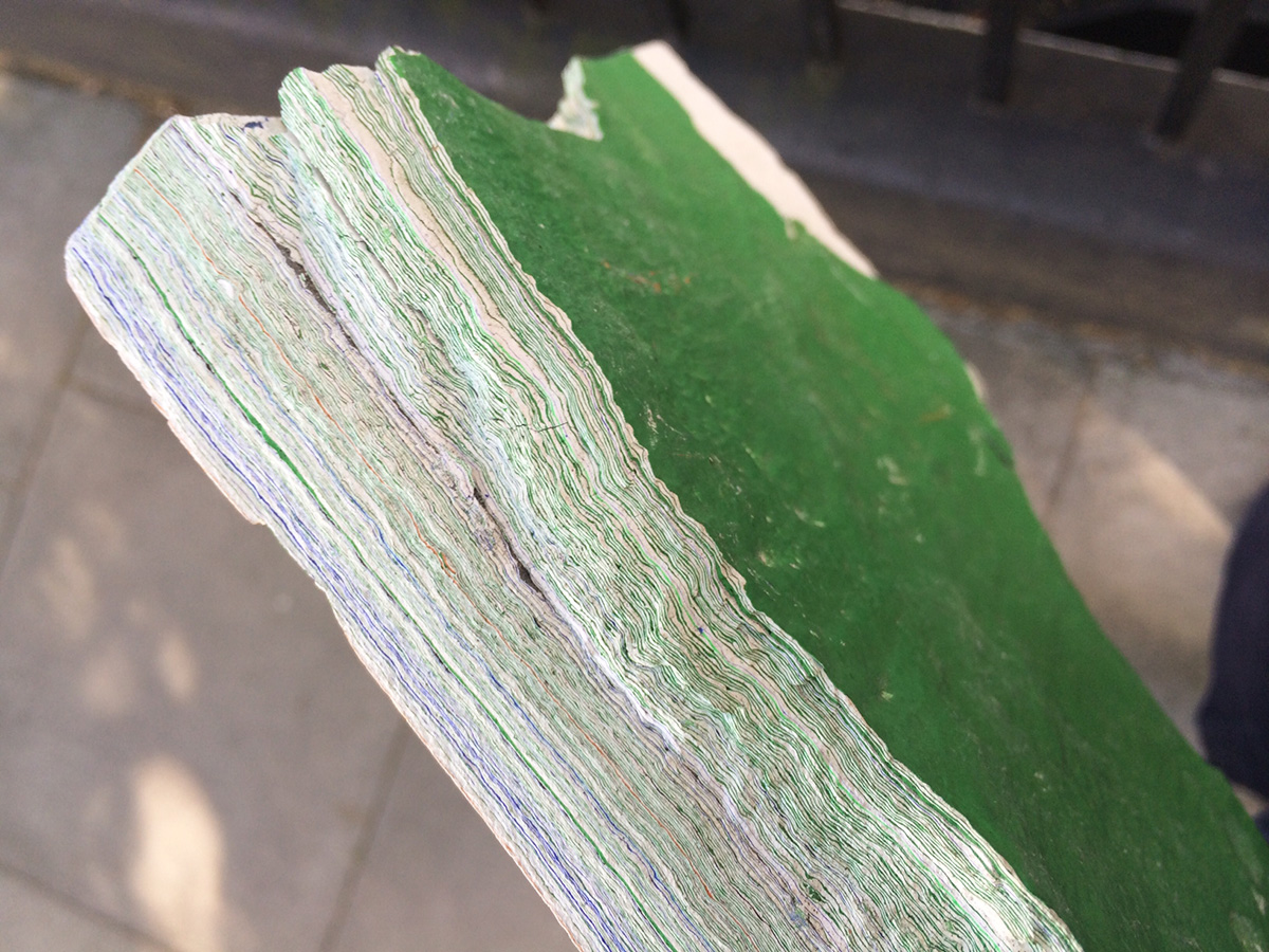 Cross section of the layer of paint on the old cyc.